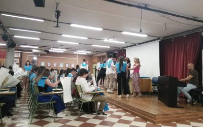 ¡Celebrando logros y despidiendo a nuestras queridas conserjes! Graduación y emociones en el IES Generalife